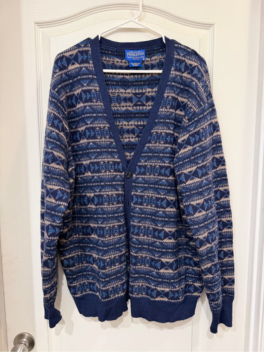Pendleton women’s Navy and Cream Geometric V‑Neck Cardigan